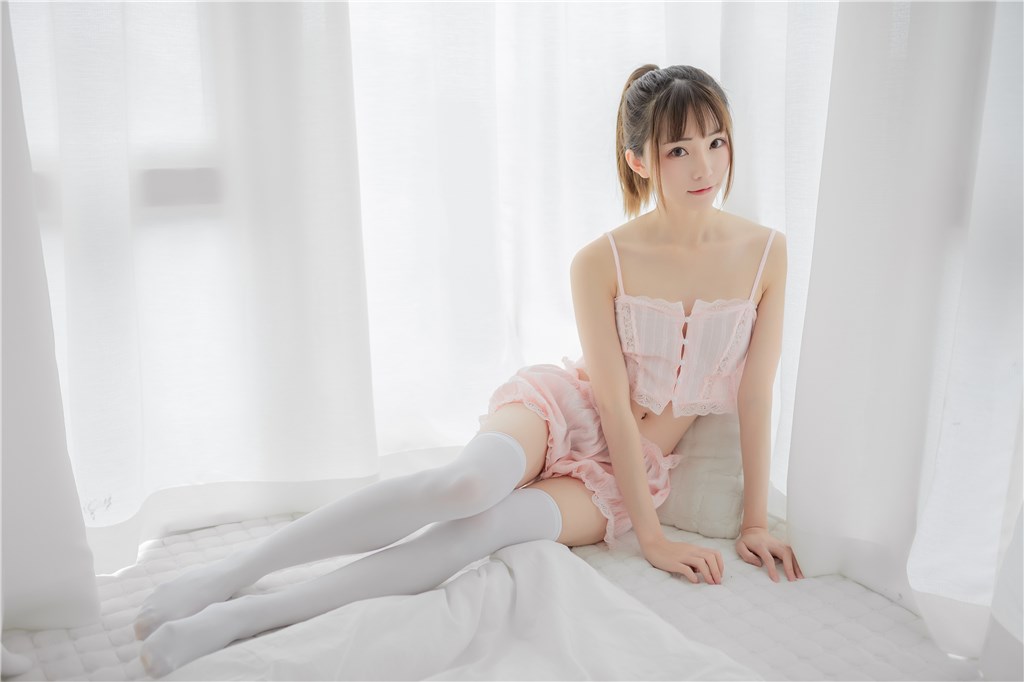 粉色单马尾