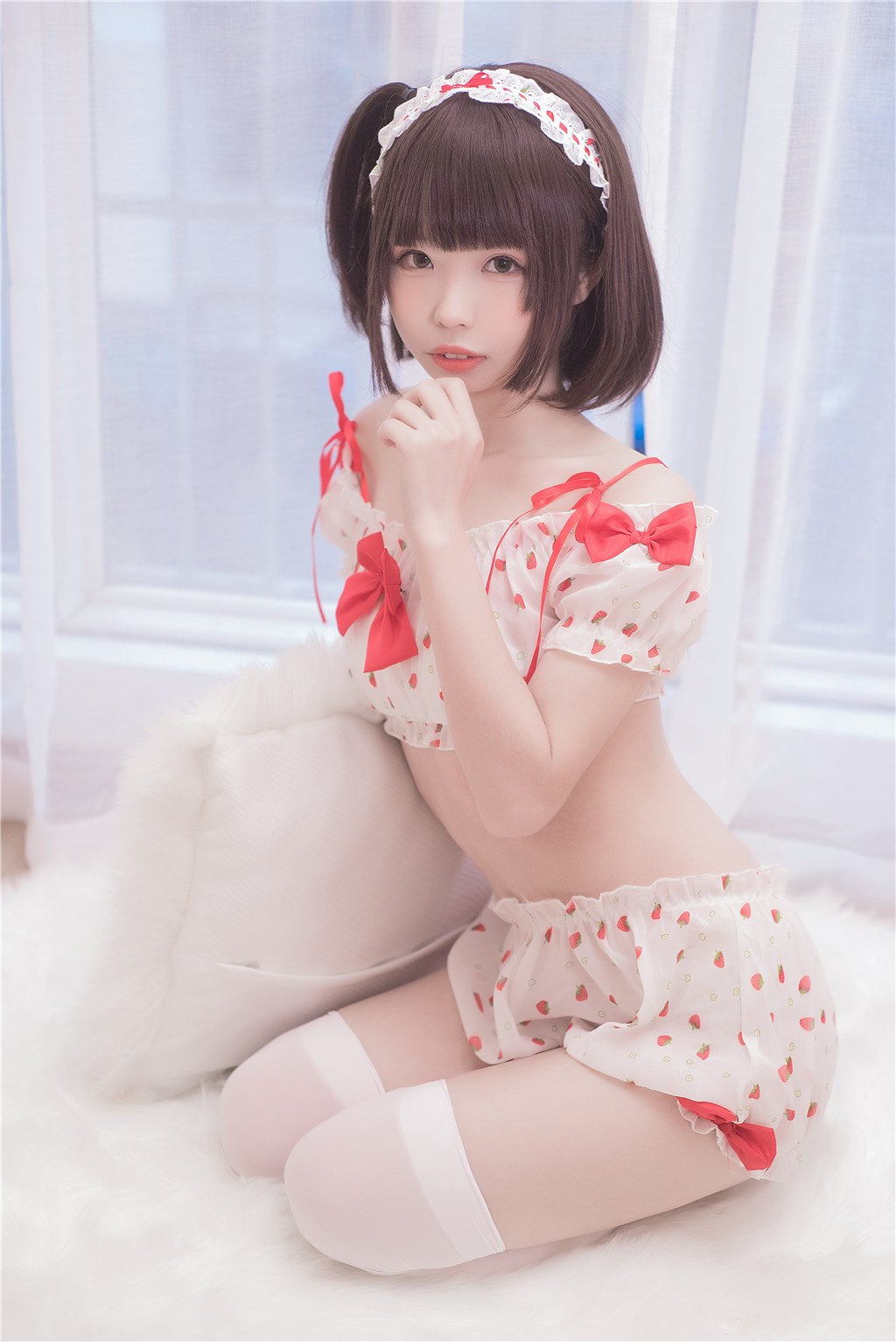 草莓与恶魔女孩