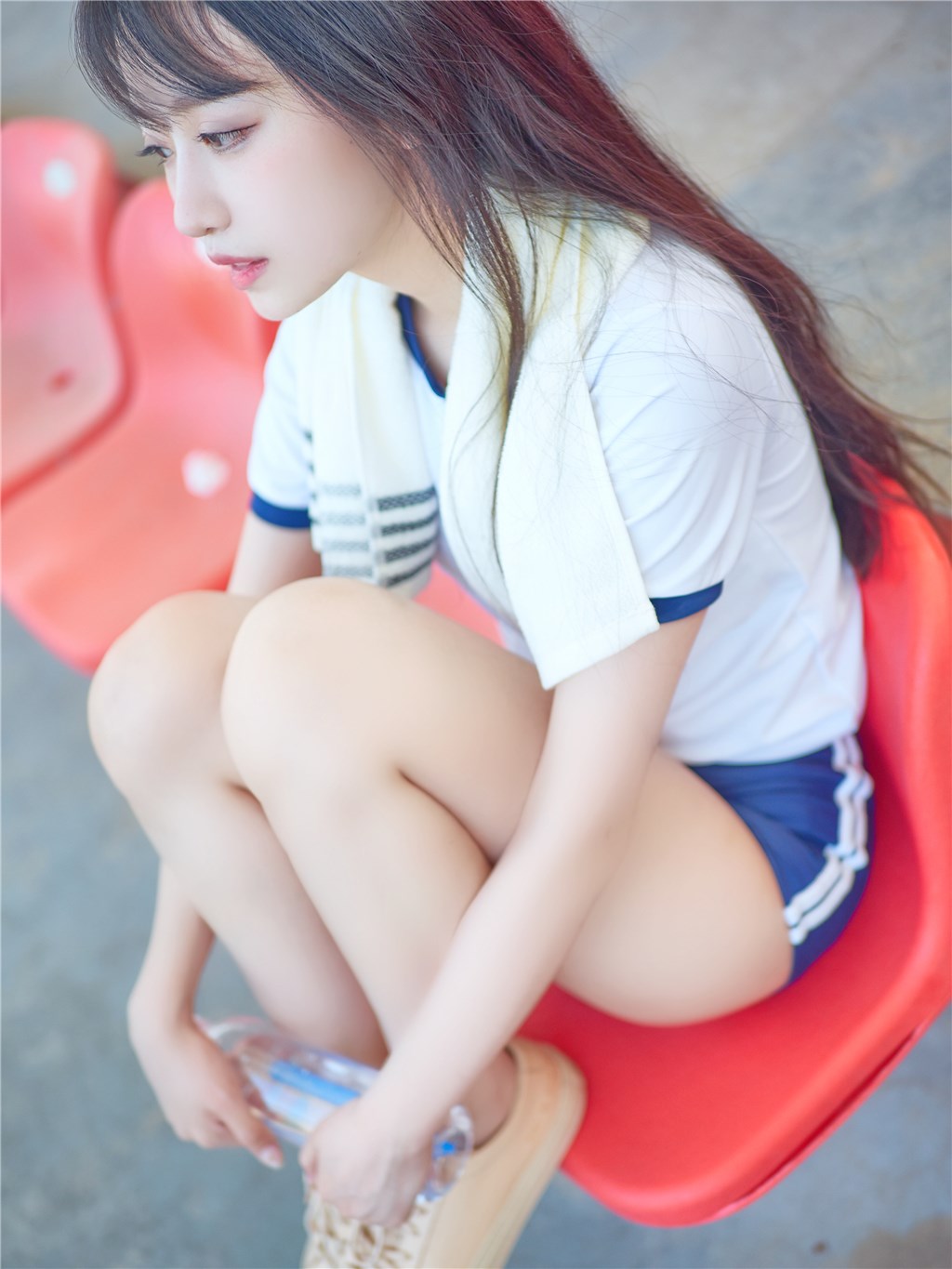 去操场上来一场偶遇吧